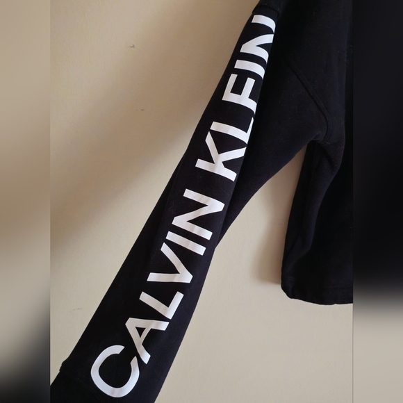 Calvin Klein Performance Black Logo Cropped 1/2 Zip Sweatshirt Size Large - Picture 2 of 9